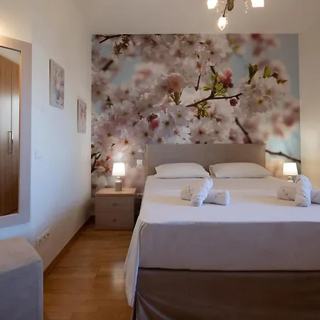 Onyx Center With Parking * Heraklion (Crete)
