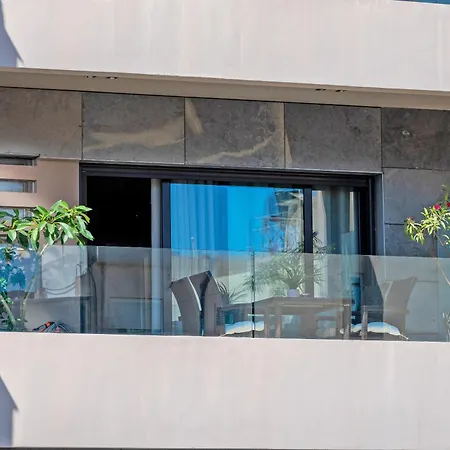 Onyx Center With Parking Apartment