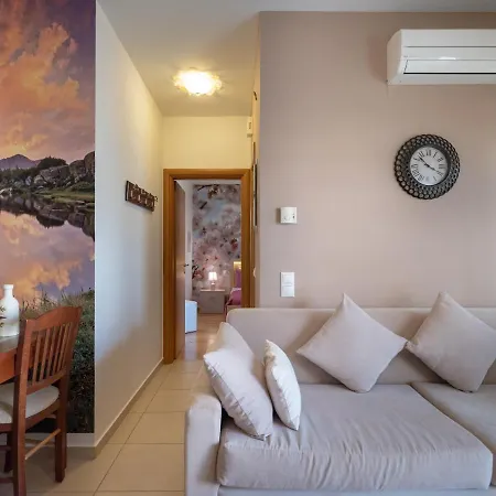 Onyx Center With Parking * Heraklion (Crete)